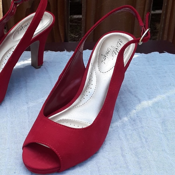 NWT Payless Dexflex Comfort Red High Heels Size 5 - Picture 2 of 11
